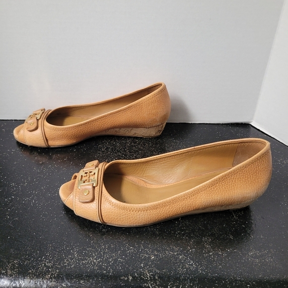 Tory Burch Tan leater Low Wedge Shoes - Picture 8 of 10